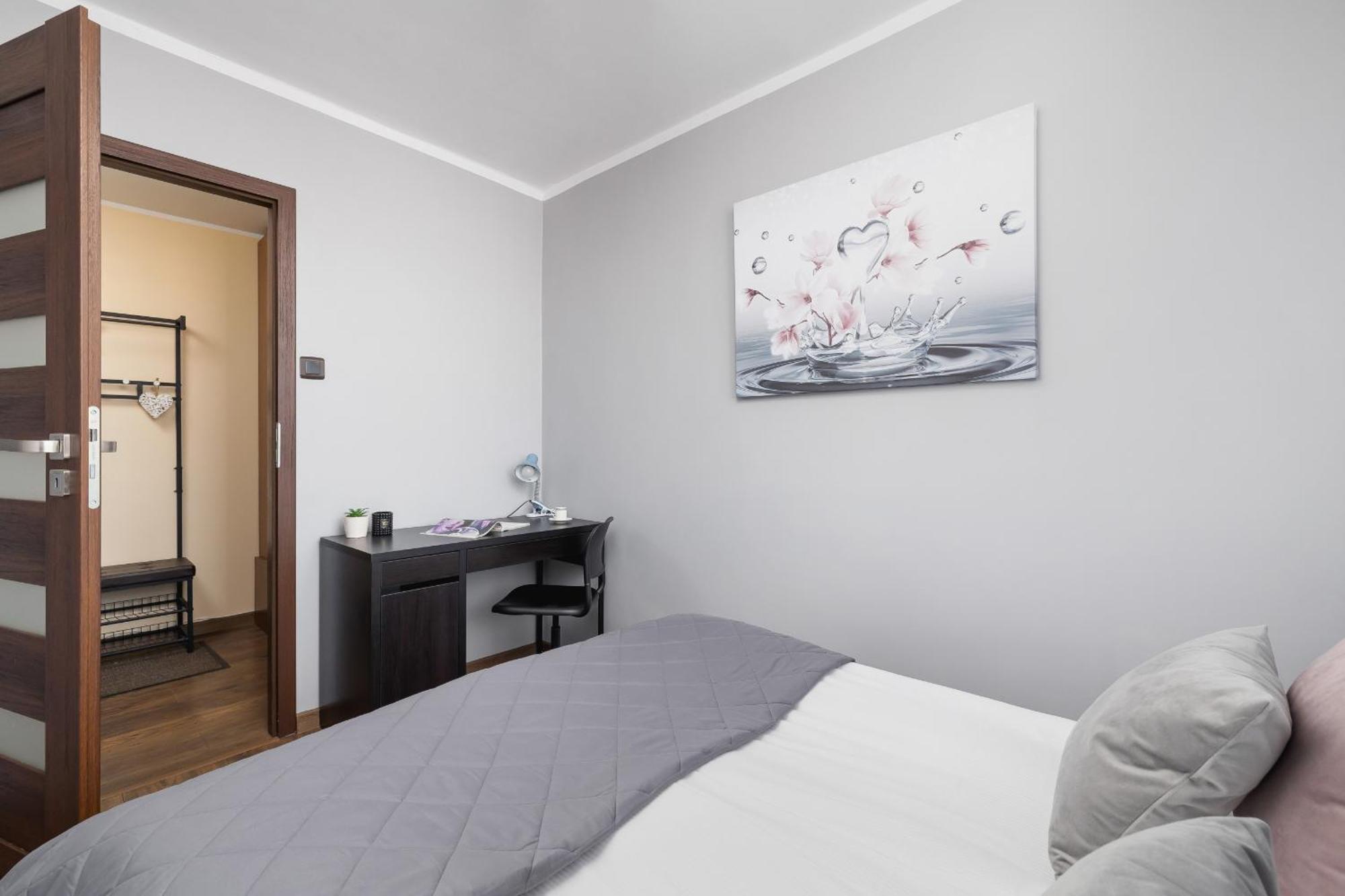 Przytulny Z 3 Sypialniami Z Biurkiem Do Pracy Zdalnej By Renters Apartamento