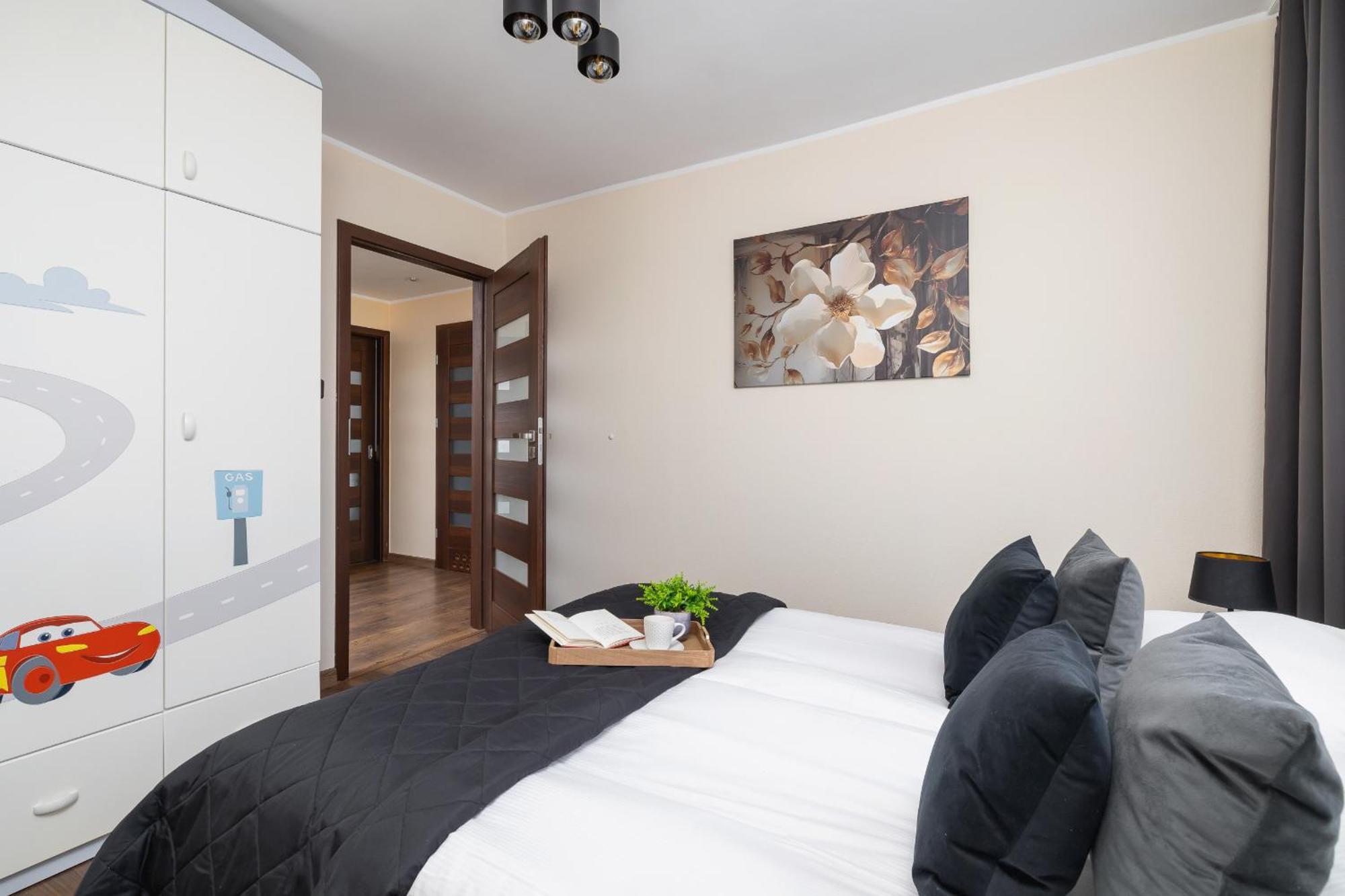 Przytulny Z 3 Sypialniami Z Biurkiem Do Pracy Zdalnej By Renters Apartamento